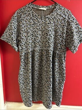 Women’s Leopard Print sweater Tunic Top - blue printed size small